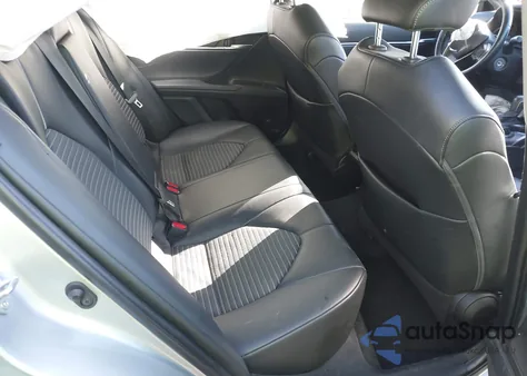 2021 Toyota Camry Se z USA, uszkodzony, nr VIN 4T1G11AK8MU493647